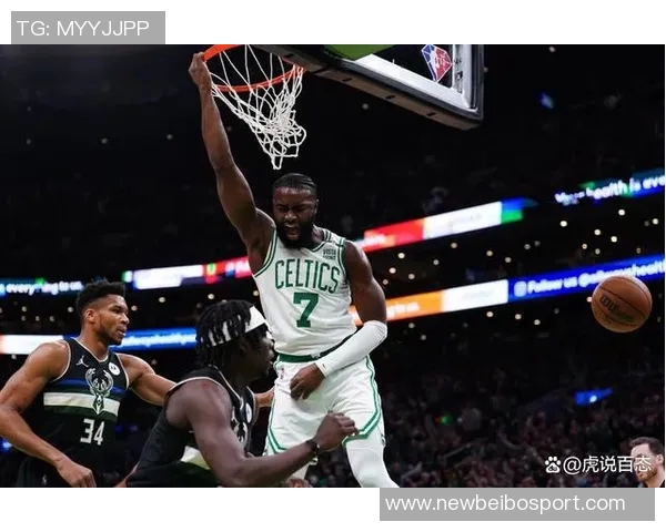 杰伦布朗带领球队逆转胜利19投9中砍下29分助攻4次第三节独得17分